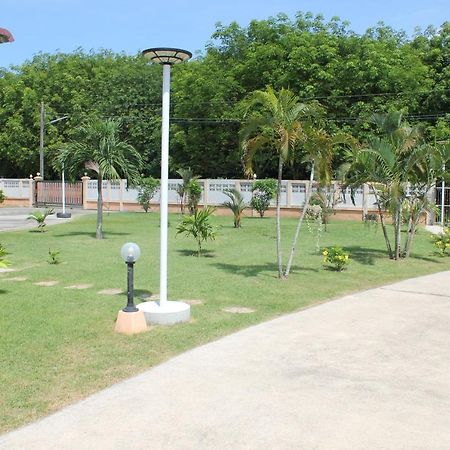 Naluemon Village Fh 1 Rayong Ngoại thất bức ảnh