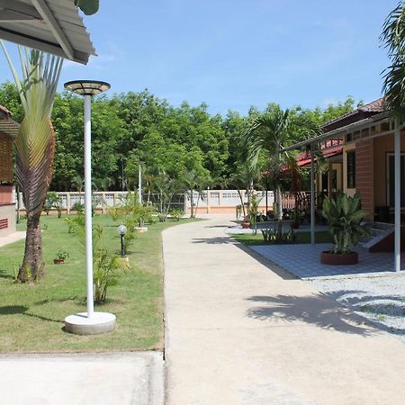 Naluemon Village Fh 1 Rayong Ngoại thất bức ảnh