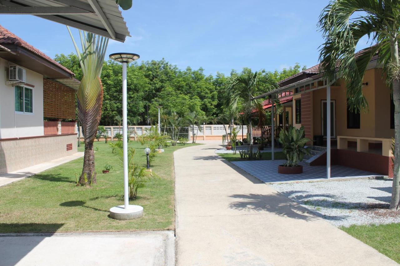 Naluemon Village Fh 1 Rayong Ngoại thất bức ảnh