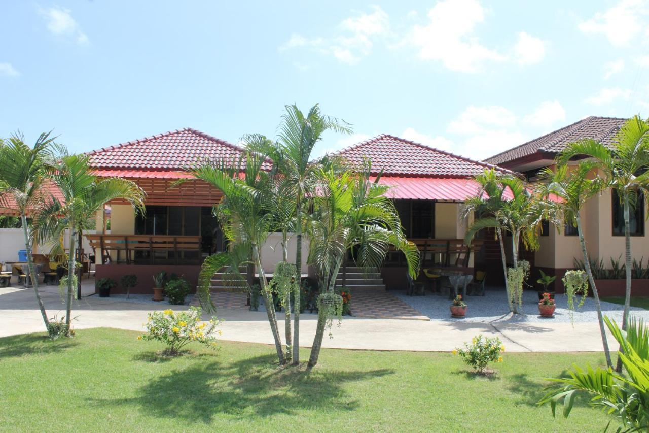 Naluemon Village Fh 1 Rayong Ngoại thất bức ảnh