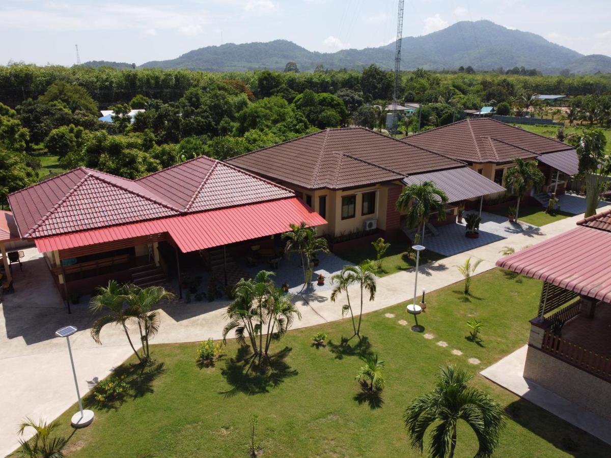 Naluemon Village Fh 1 Rayong Ngoại thất bức ảnh