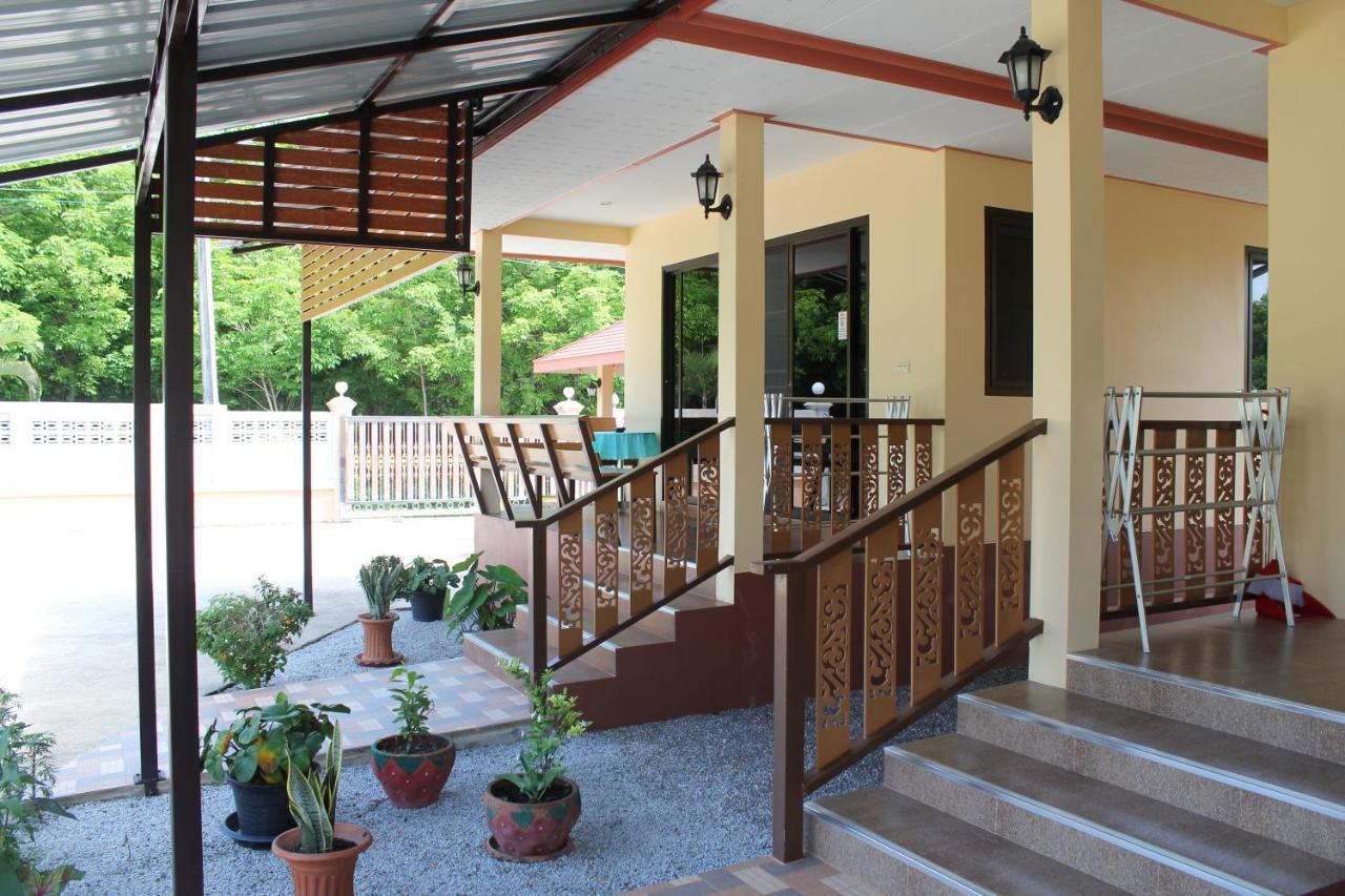 Naluemon Village Fh 1 Rayong Ngoại thất bức ảnh